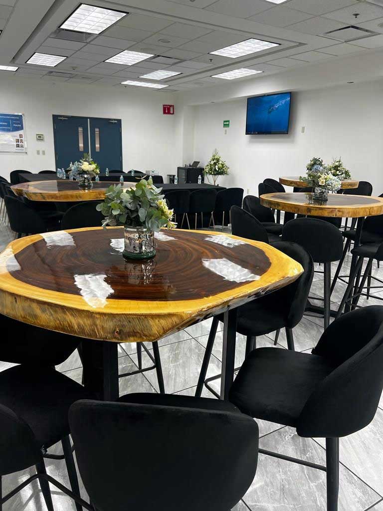 Mesa alta para evento ejecutivo